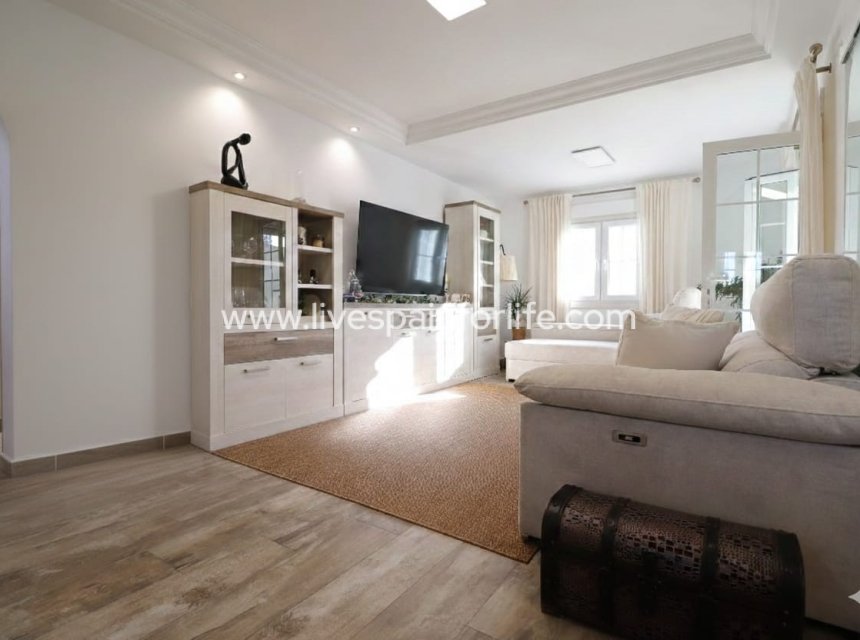 Revente - Villa (indépendant) -
Orihuela Costa - Villamartin