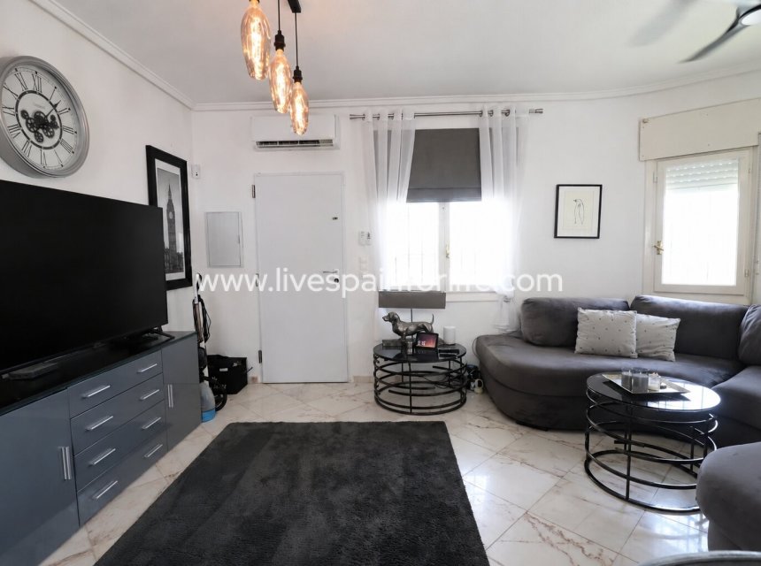 Revente - Villa (indépendant) -
Orihuela Costa - Villamartin
