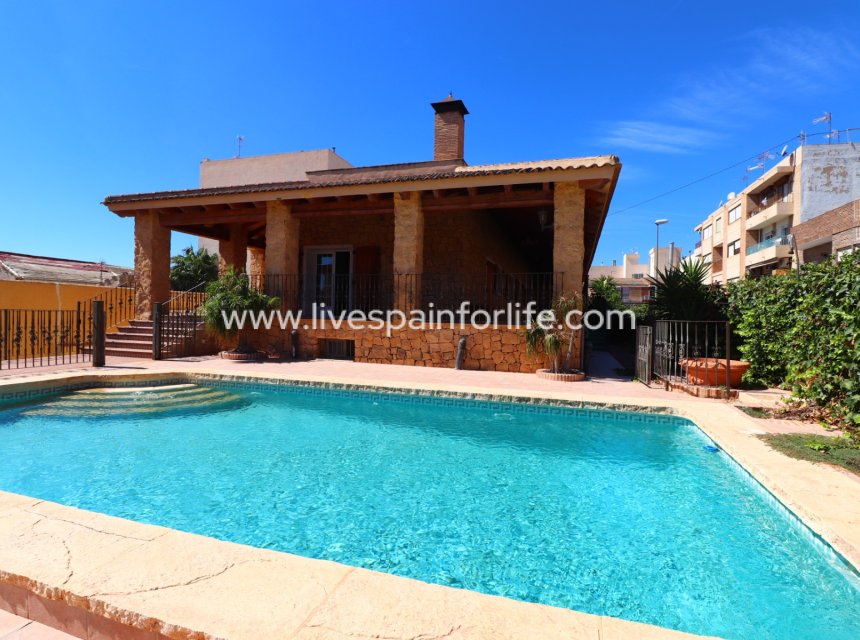 Revente - Villa (indépendant) -
Rojales - Los Palacios