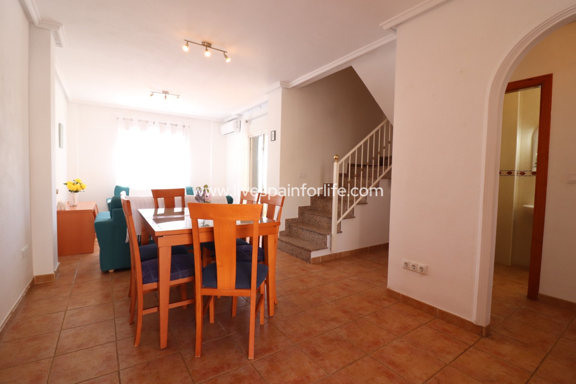 Revente - Villa (indépendant) -
San Miguel De Salinas - Lake View Mansions