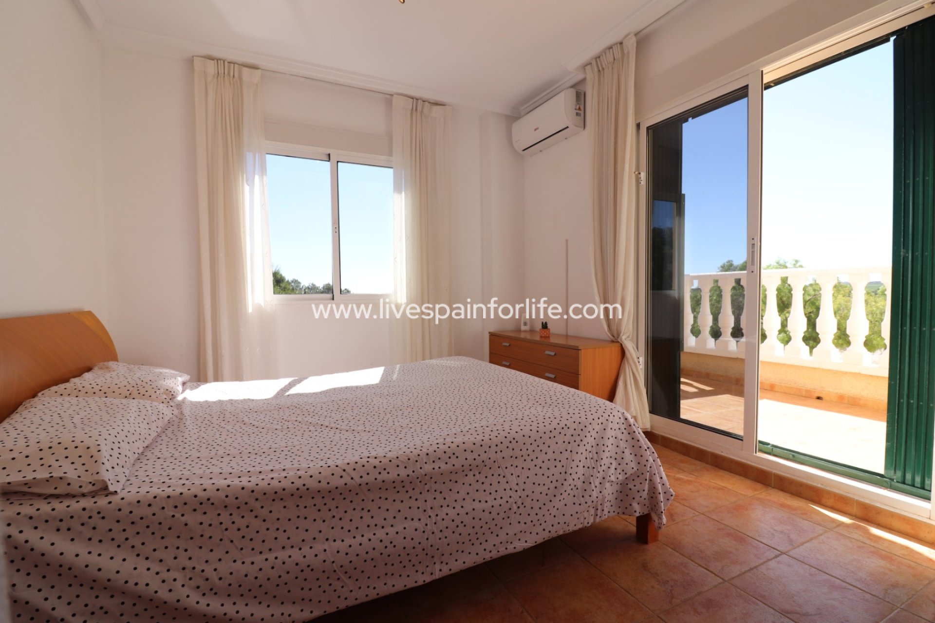 Revente - Villa (indépendant) -
San Miguel De Salinas - Lake View Mansions