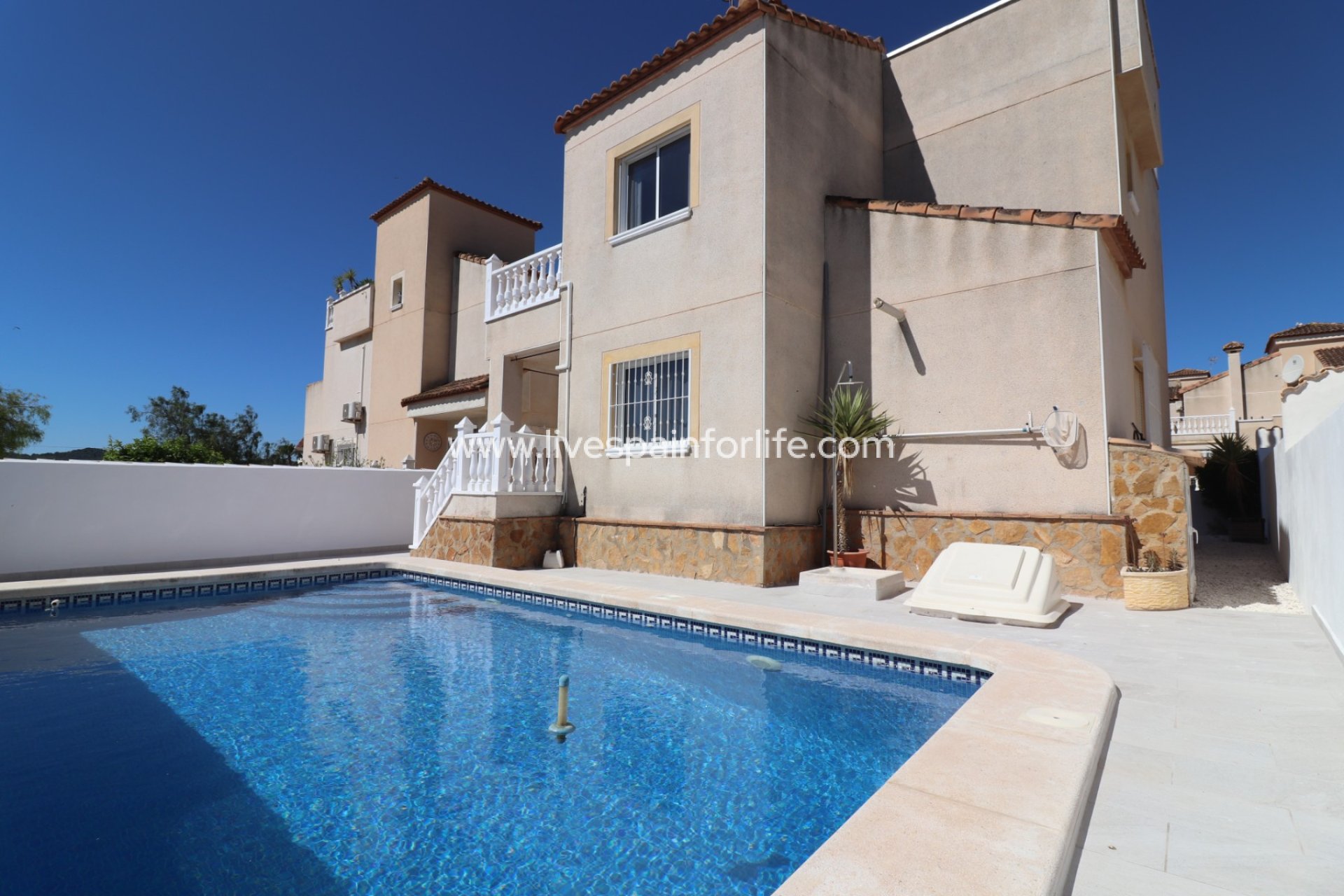 Revente - Villa (indépendant) -
San Miguel De Salinas - Lake View Mansions
