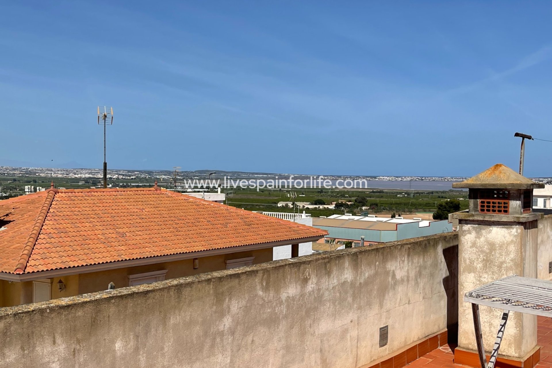 Revente - Villa (indépendant) -
San Miguel De Salinas - pueblo