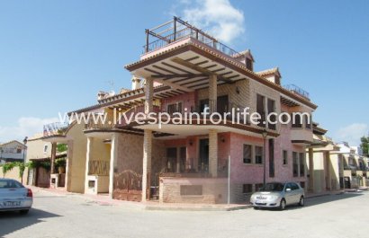 Rijwoning - Herverkoop - Daya Nueva -
                    Daya Nueva