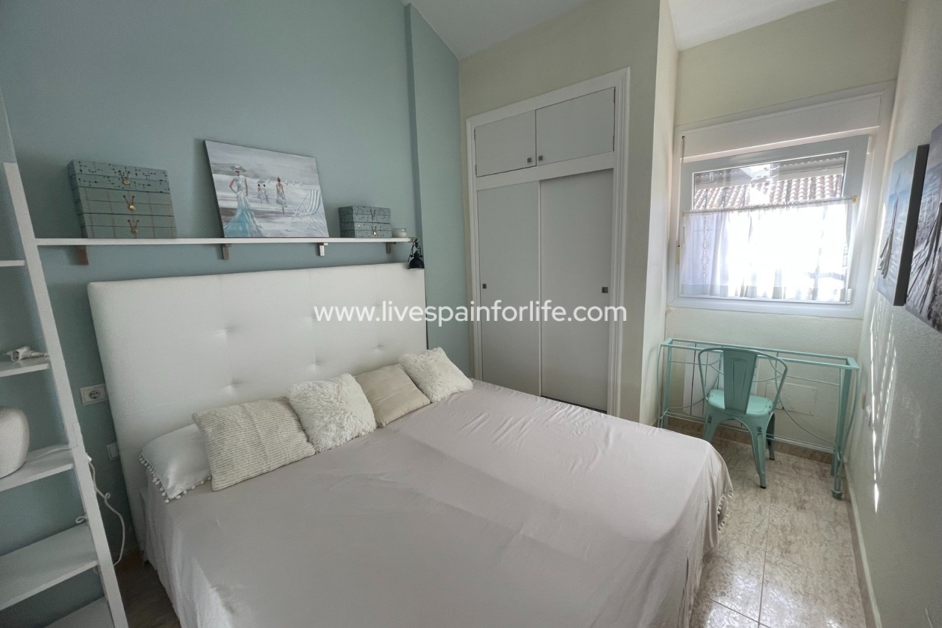  -  -
Torre de La Horadada - Torre de La Horadada - Town