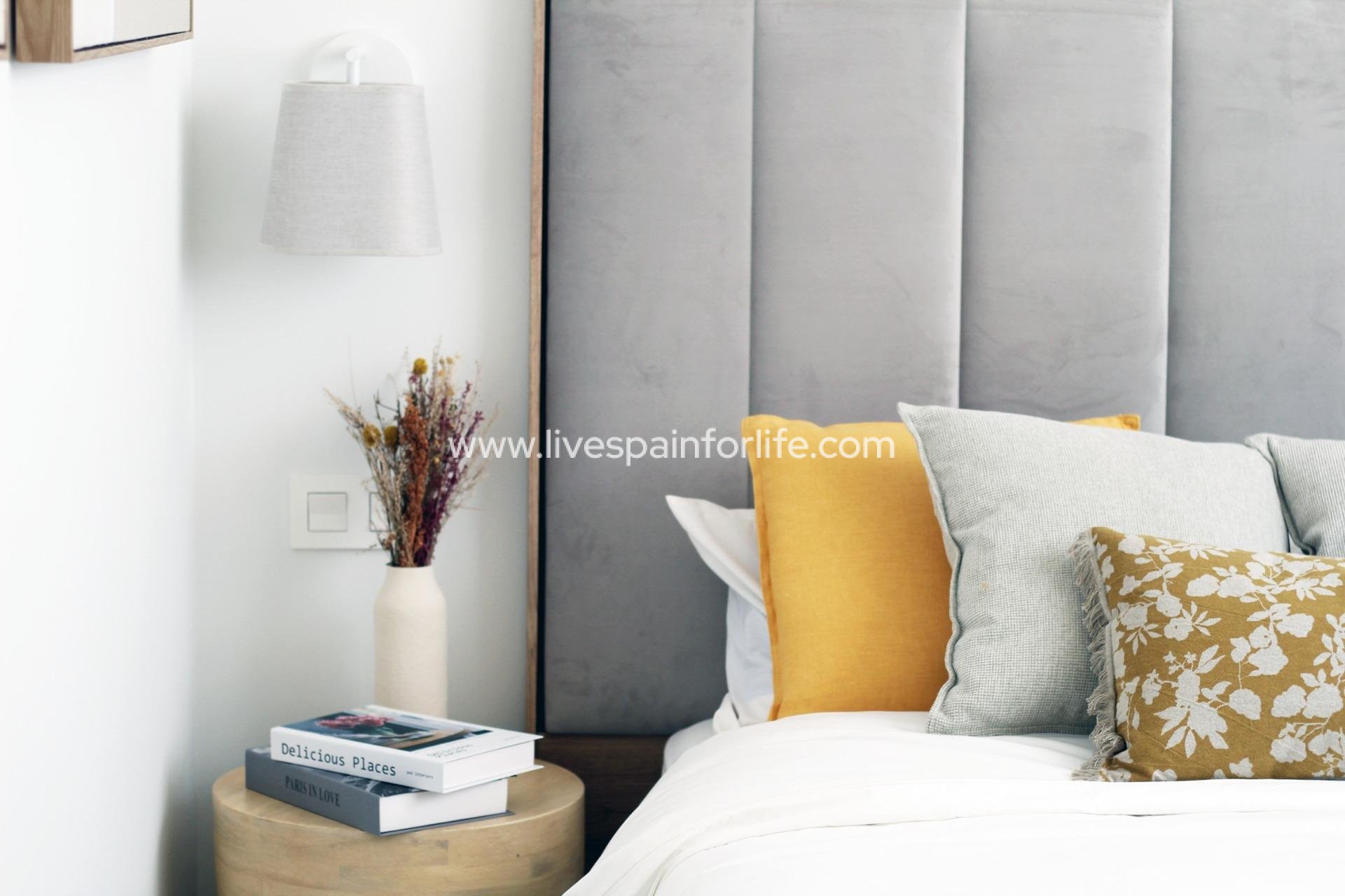  -  -
 - Torre De La Horadada