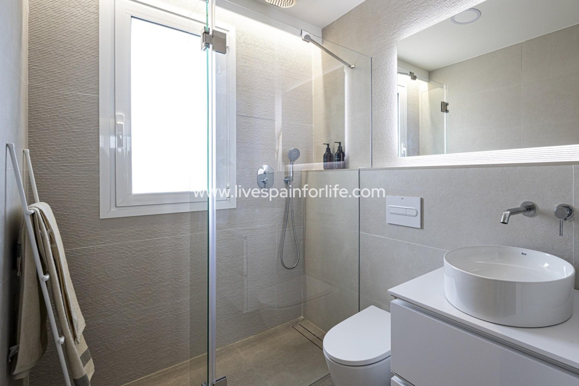  -  -
 - Torre De La Horadada