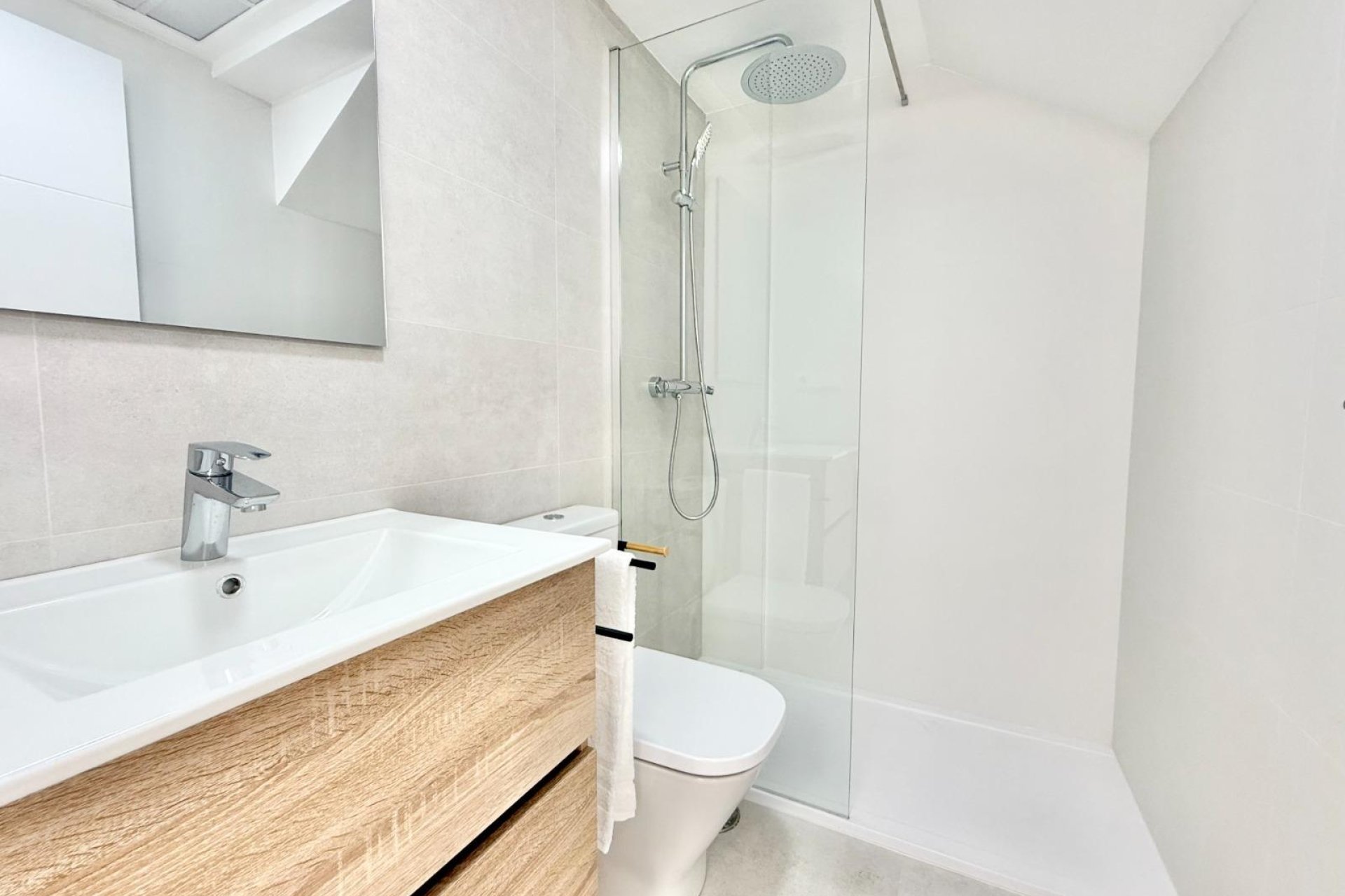  - Town house -
Cox - San Fernando