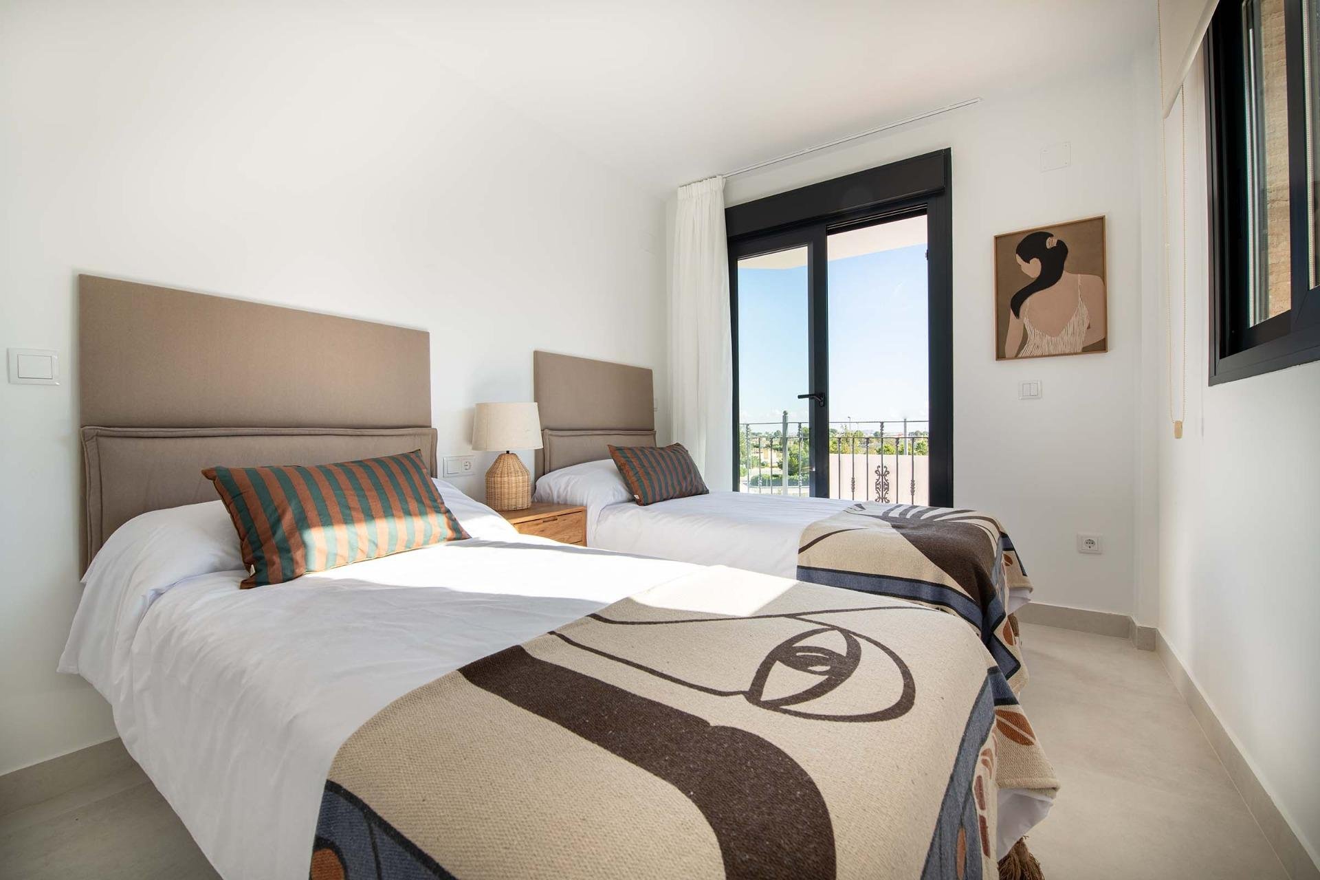  - Town house -
Cox - San Fernando