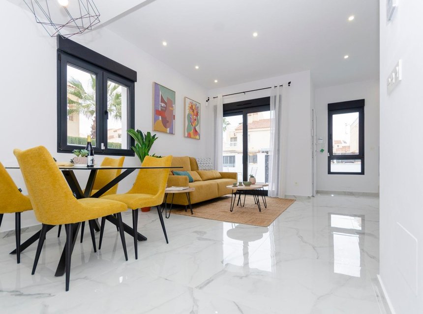  - Villa (alleenstaand) -
Torrevieja - Torretas