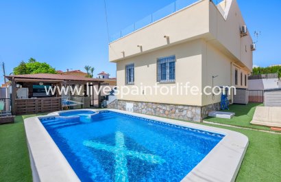 Villa (detached) - Reventa - Ciudad Quesada -
                    Center