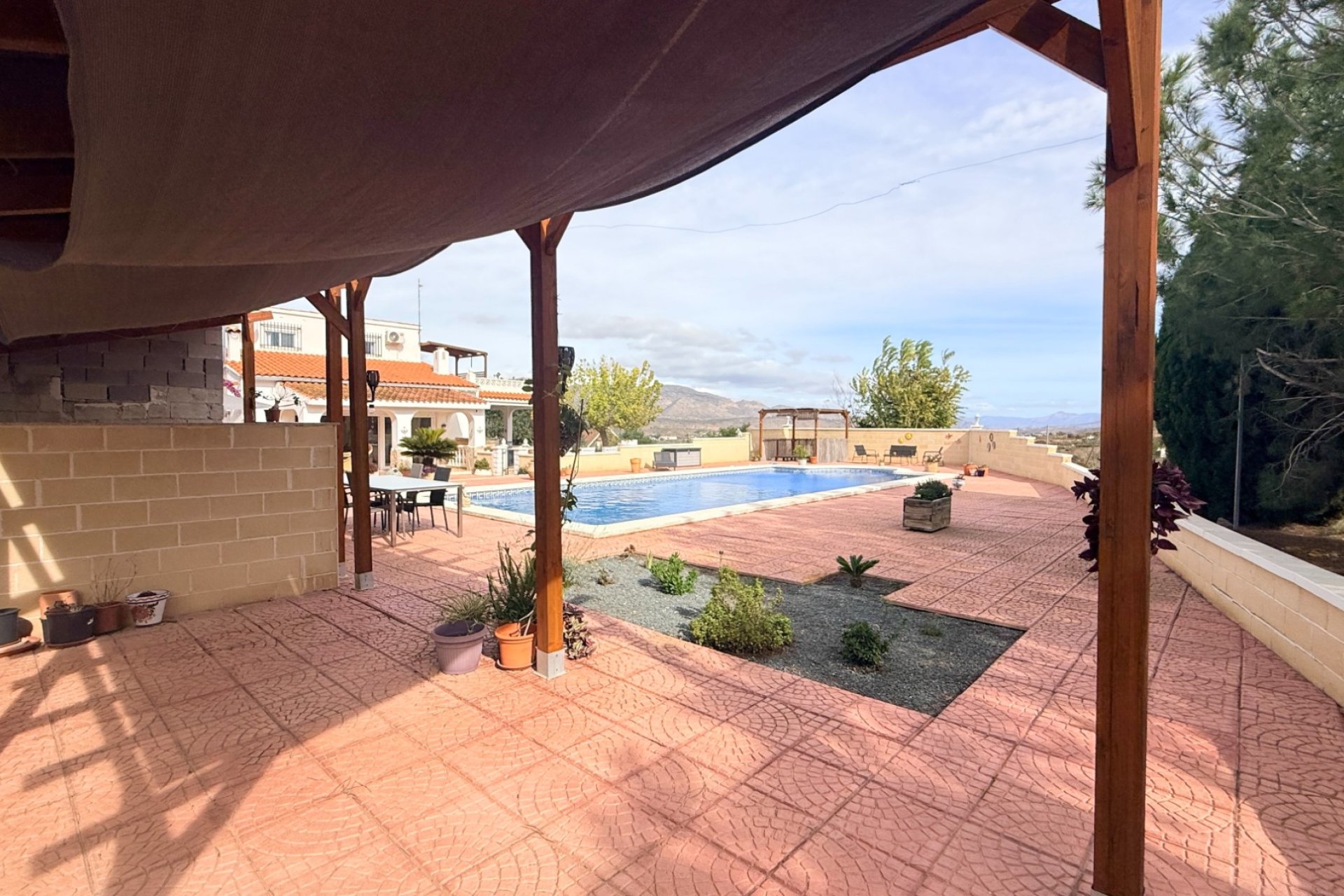  - Villa - Detached -
