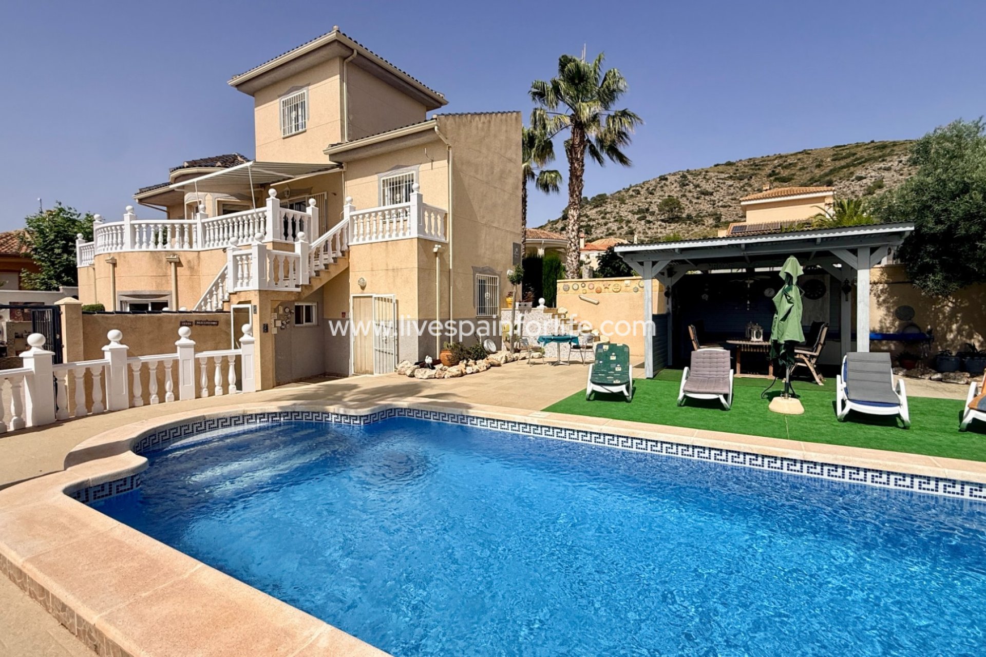  - Villa - Detached -
