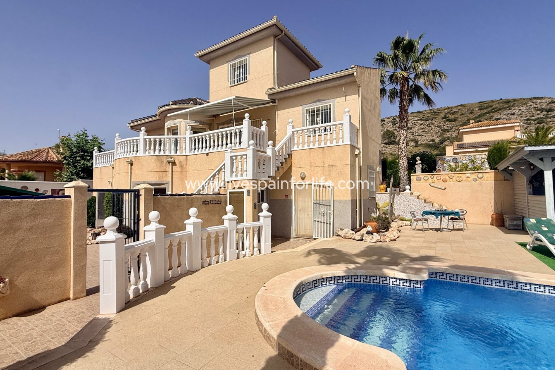  - Villa - Detached -
