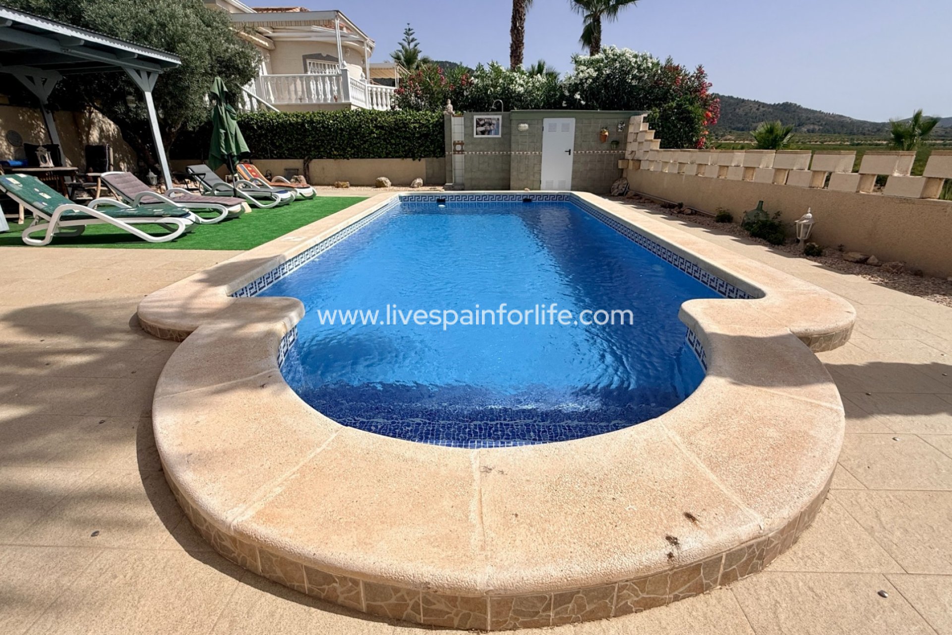  - Villa - Detached -
