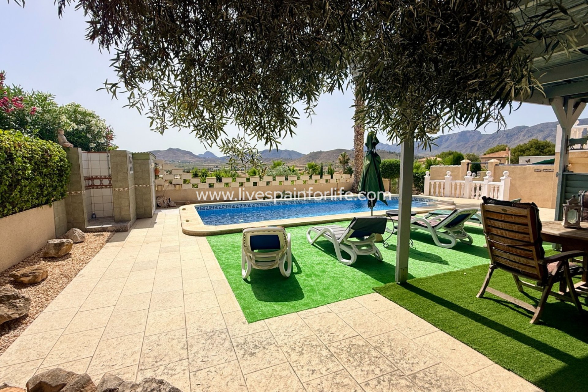  - Villa - Detached -
