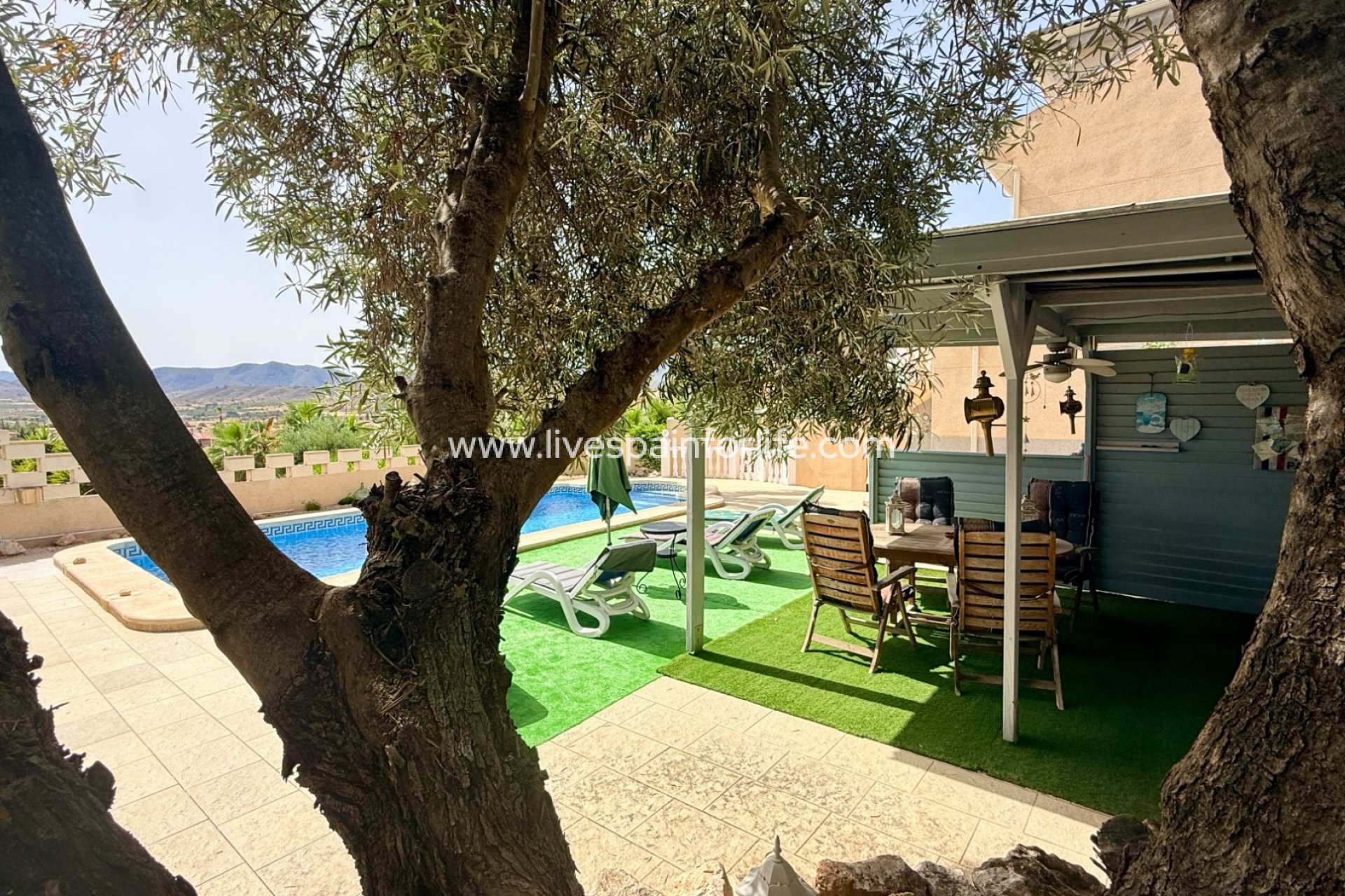  - Villa - Detached -
