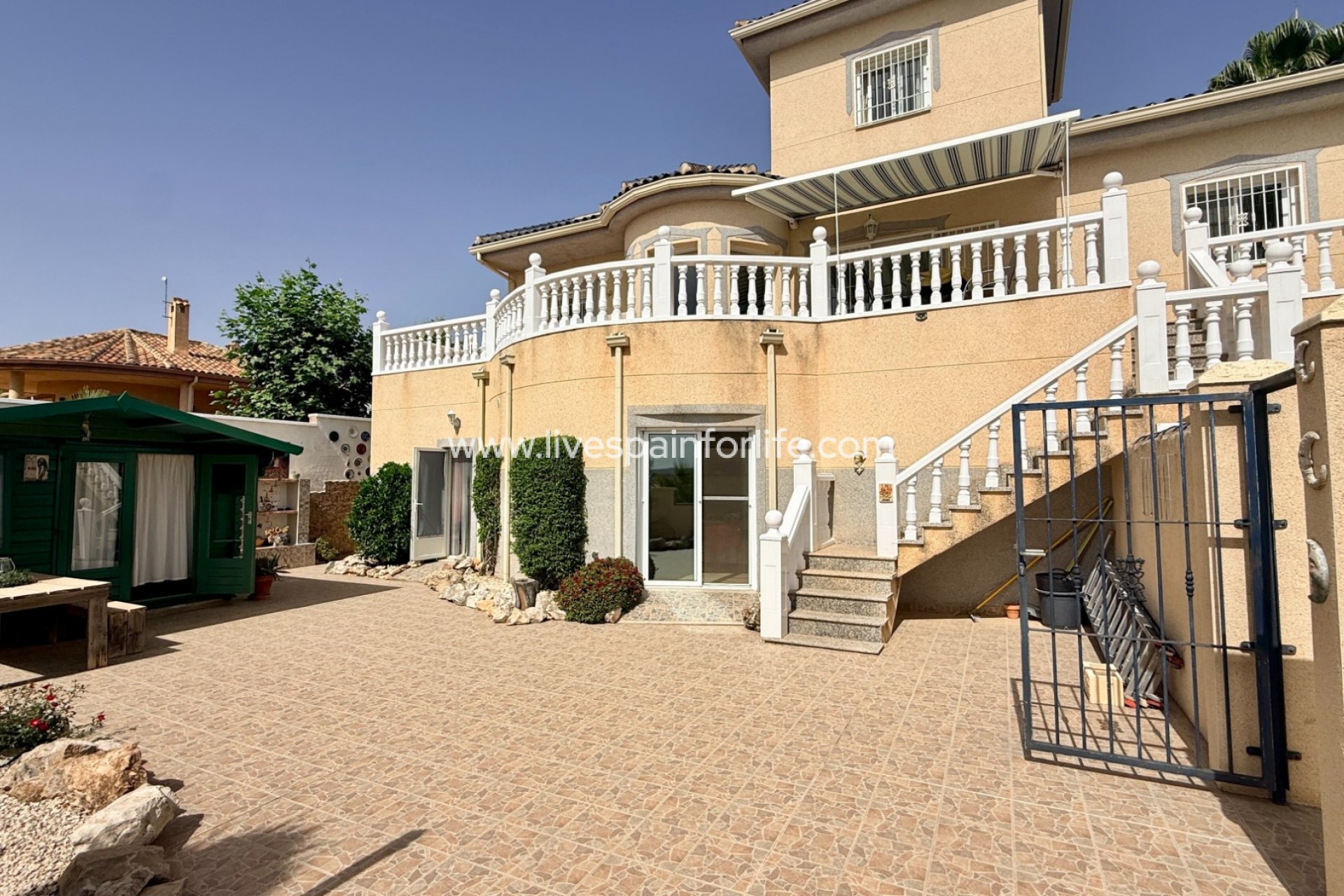  - Villa - Detached -
