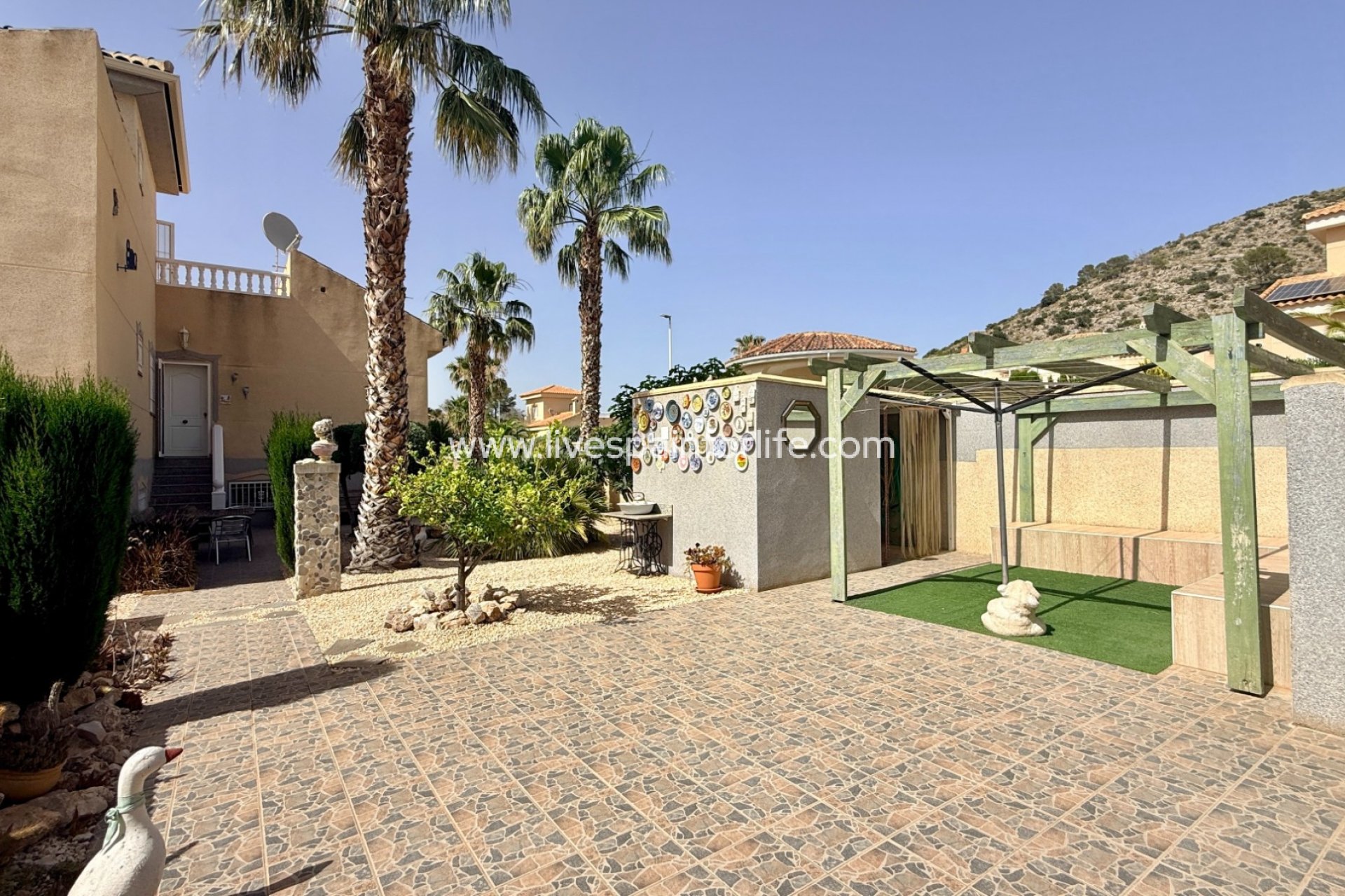  - Villa - Detached -
