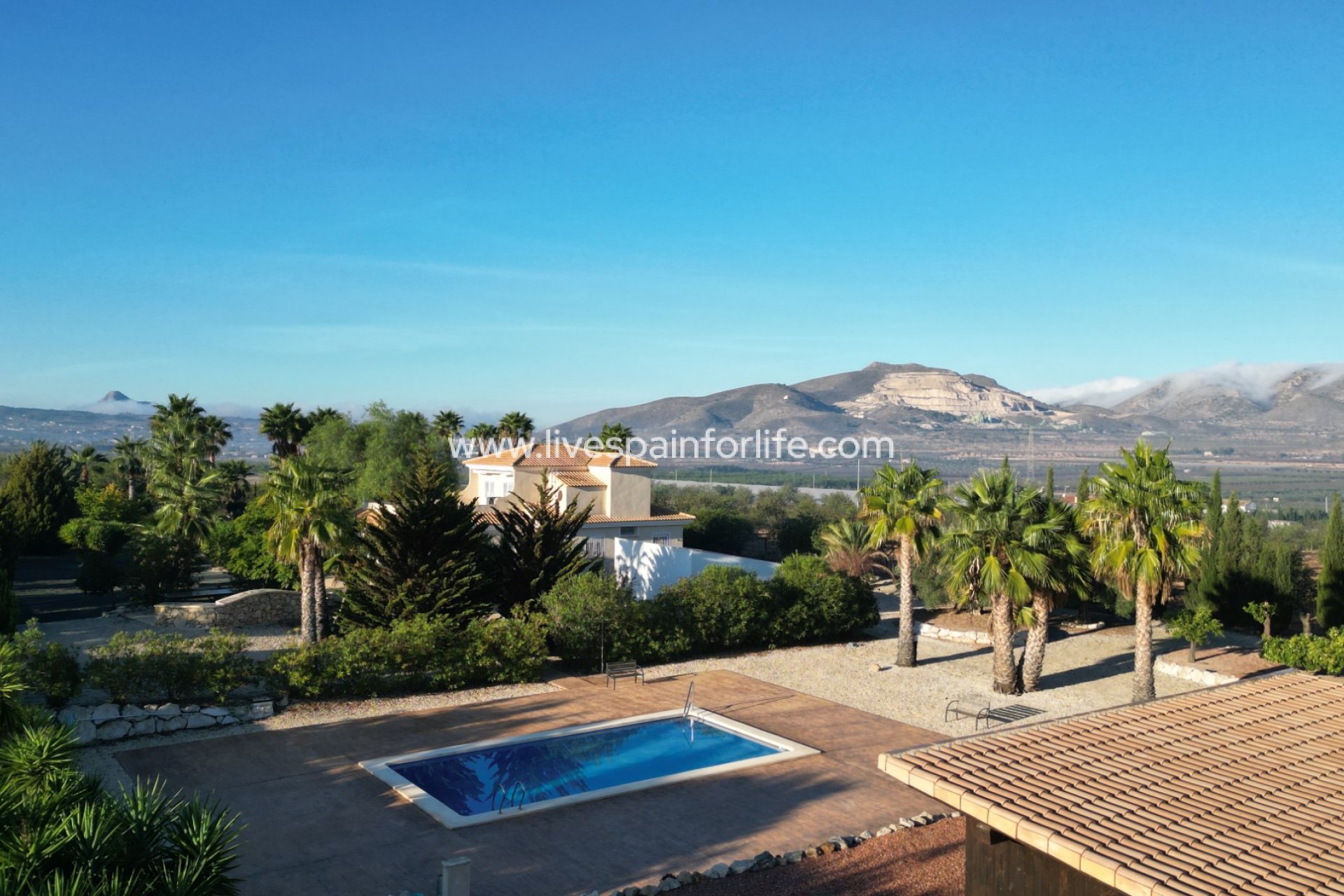 - Villa - Detached -
