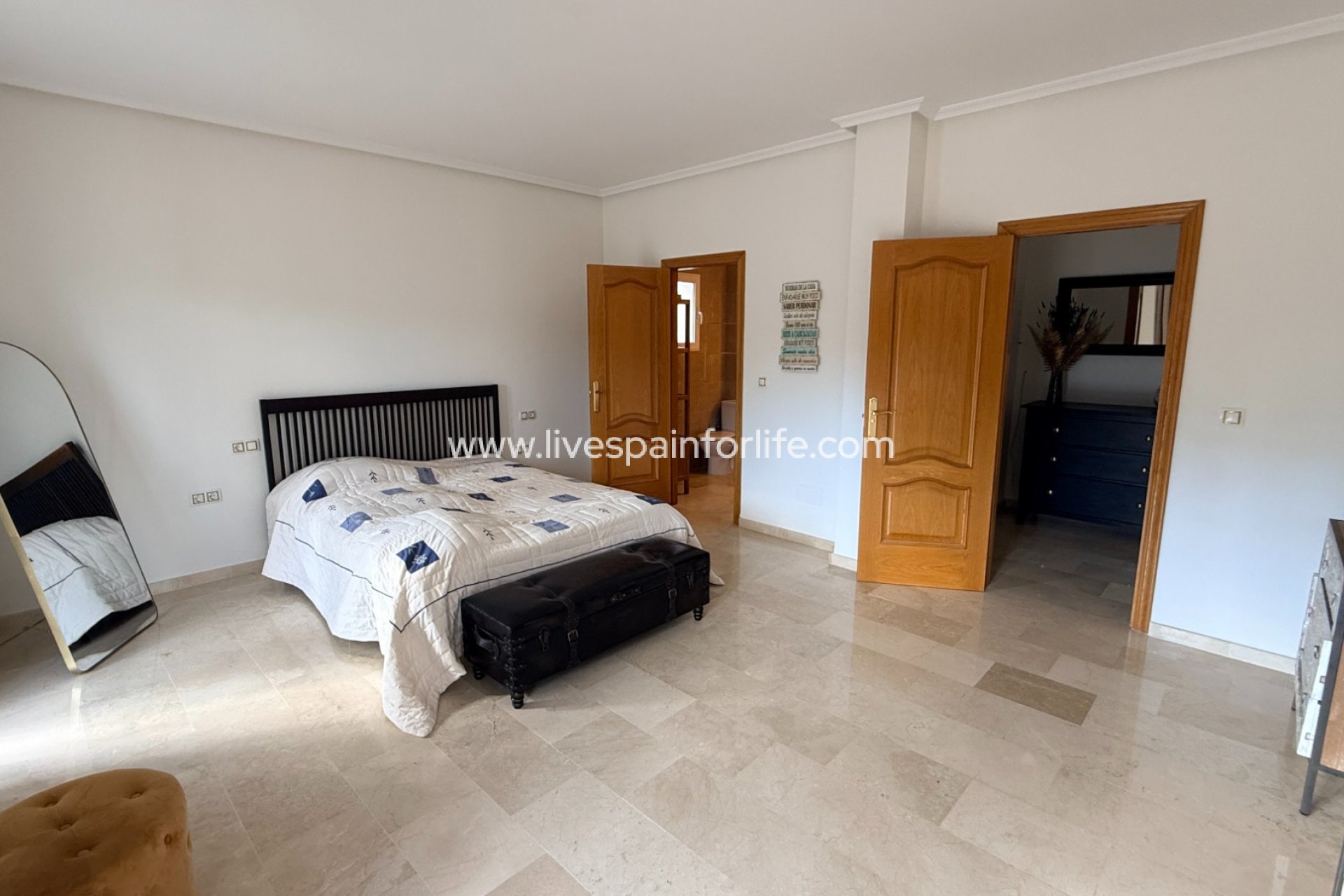  - Villa - Detached -
