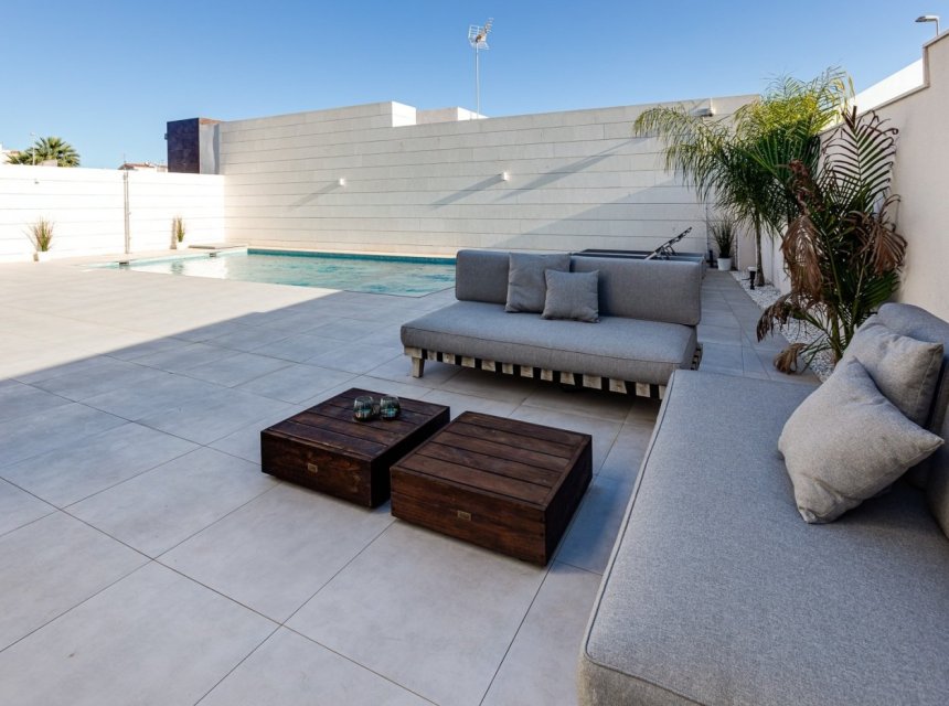  - Villa (indépendant) -
Pilar de la Horadada - Pueblo