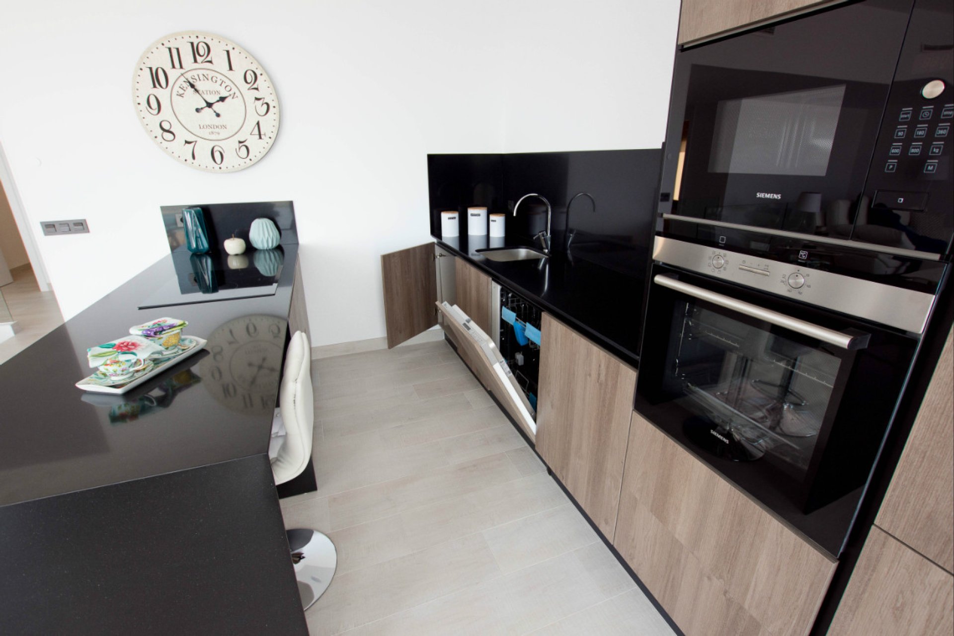  - Villa (semi-detached) -
