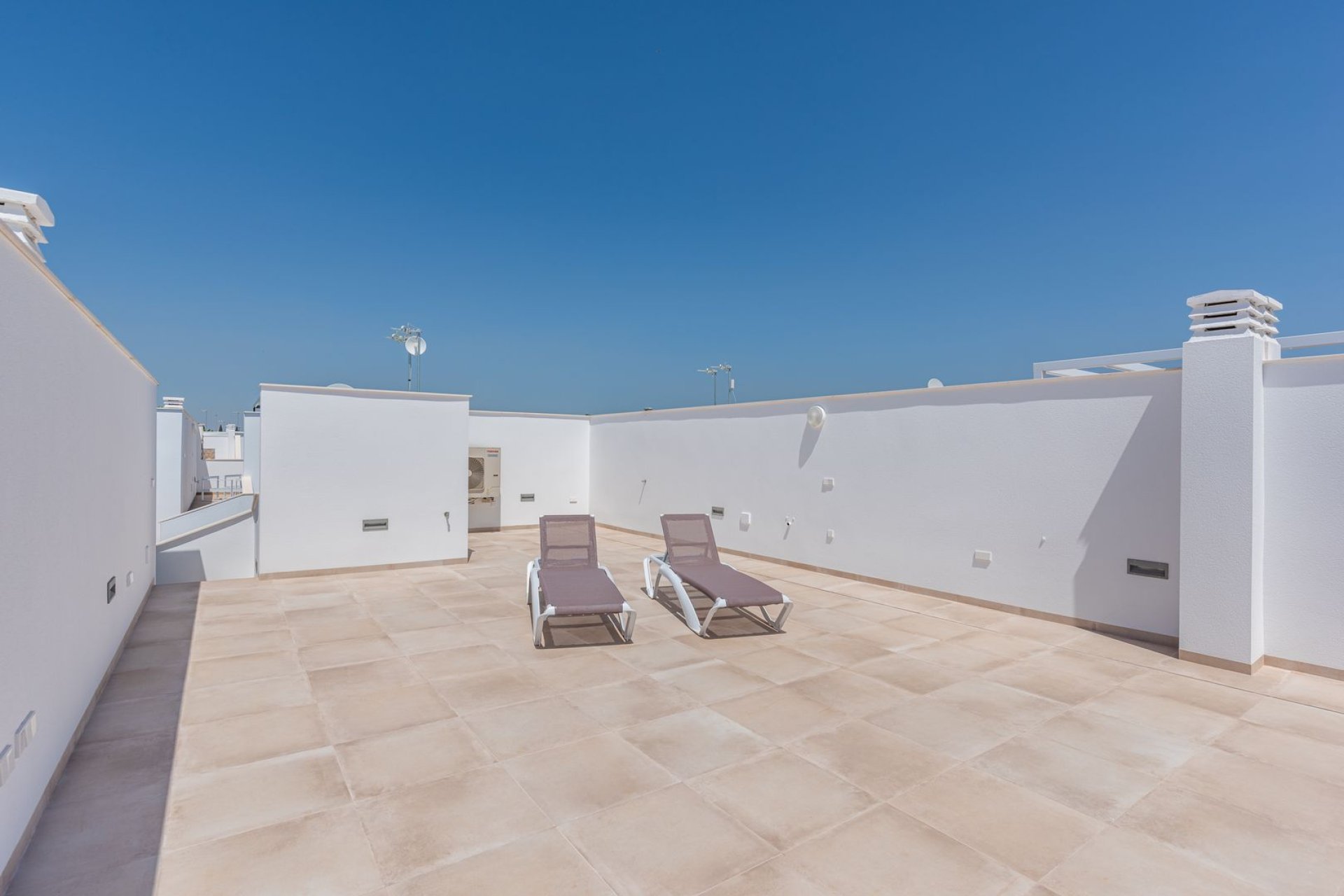  - Villa (semi-detached) -
