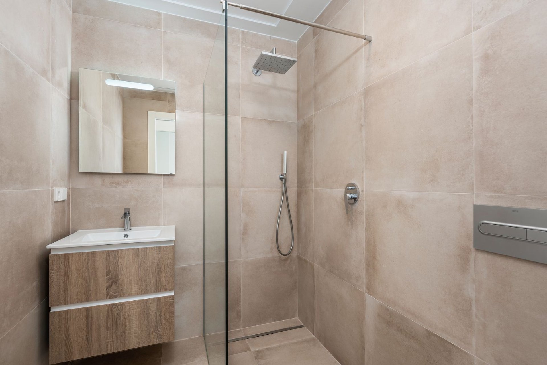  - Villa (semi-detached) -
