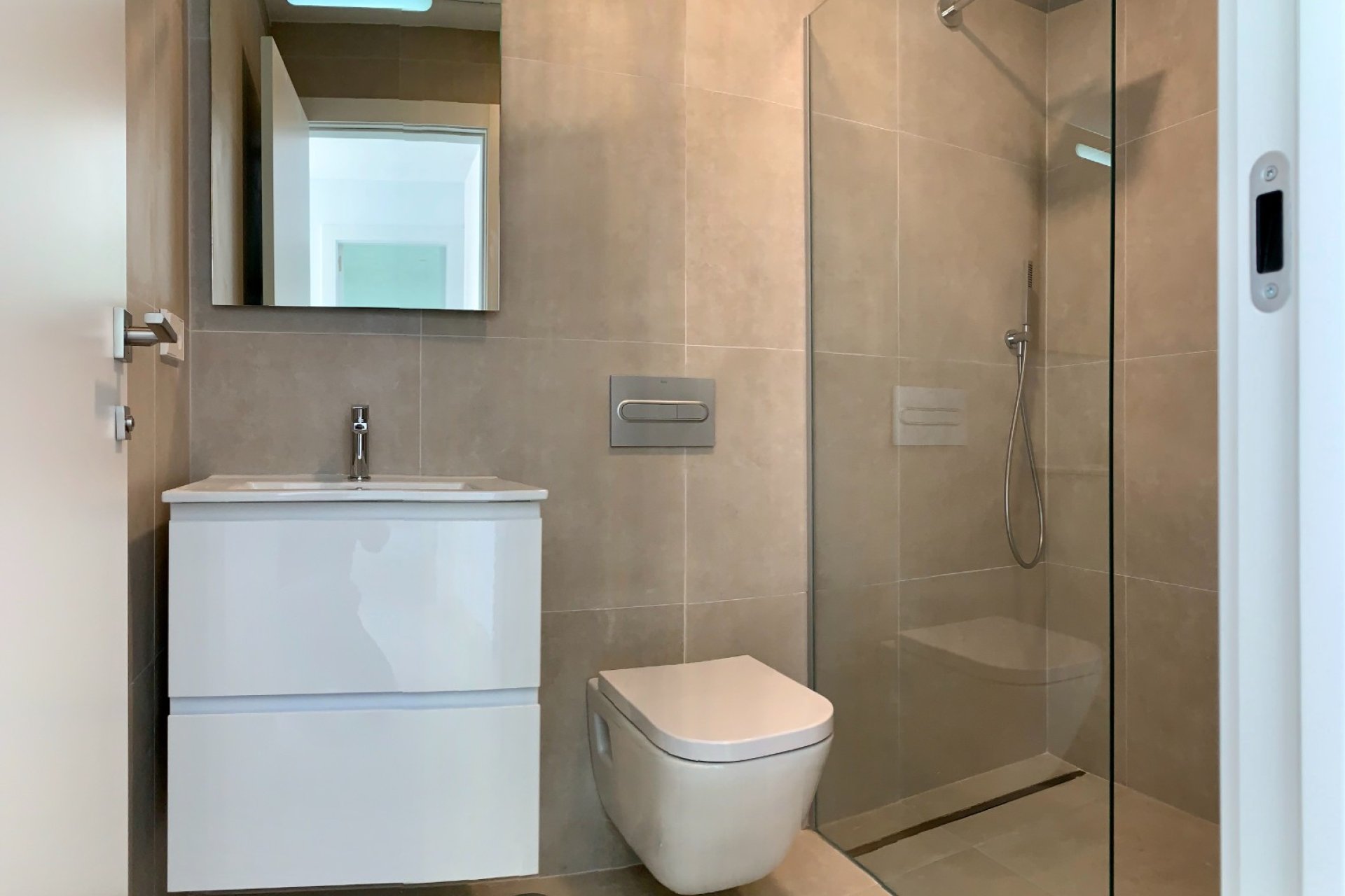  - Villa (semi-detached) -
