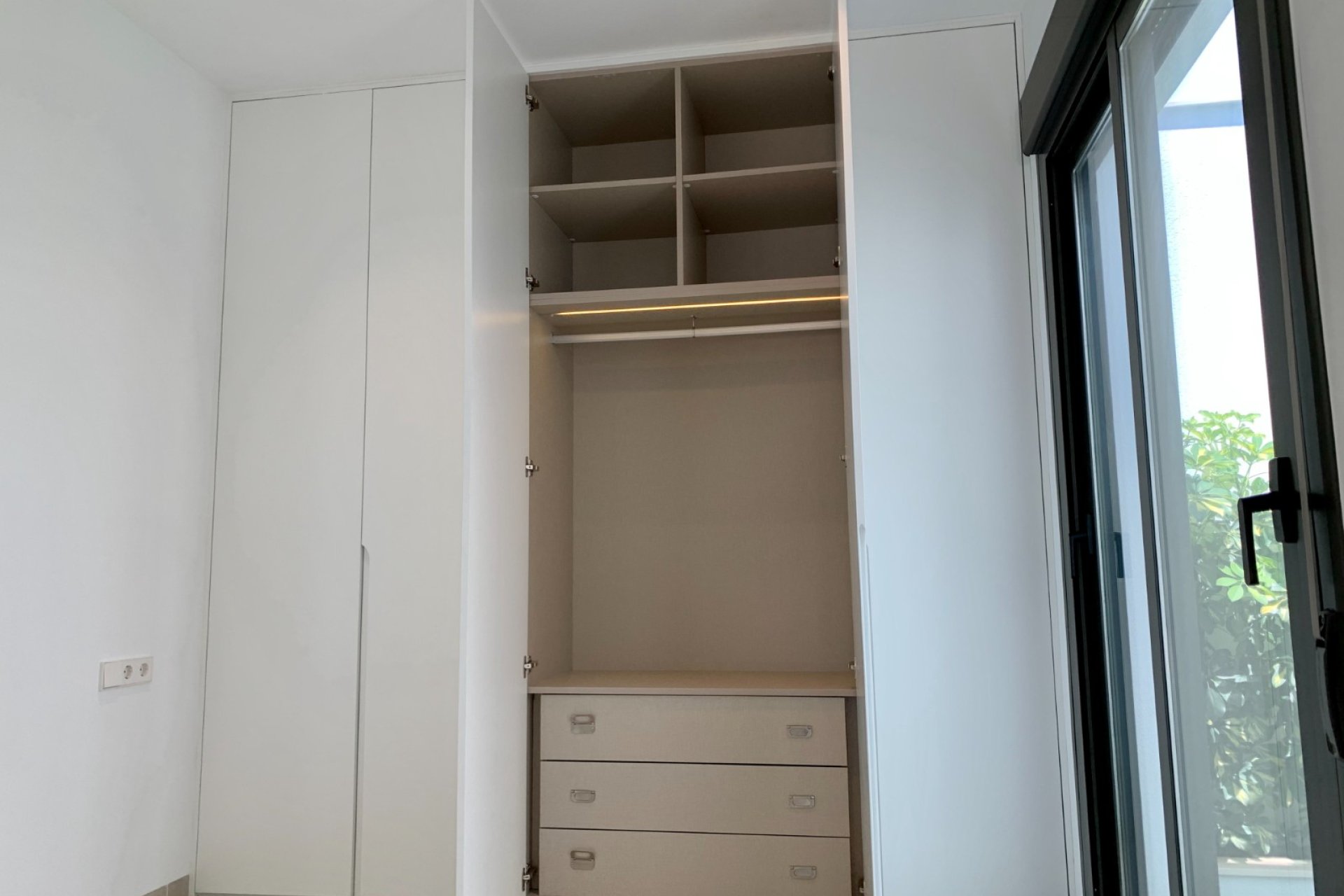  - Villa (semi-detached) -
