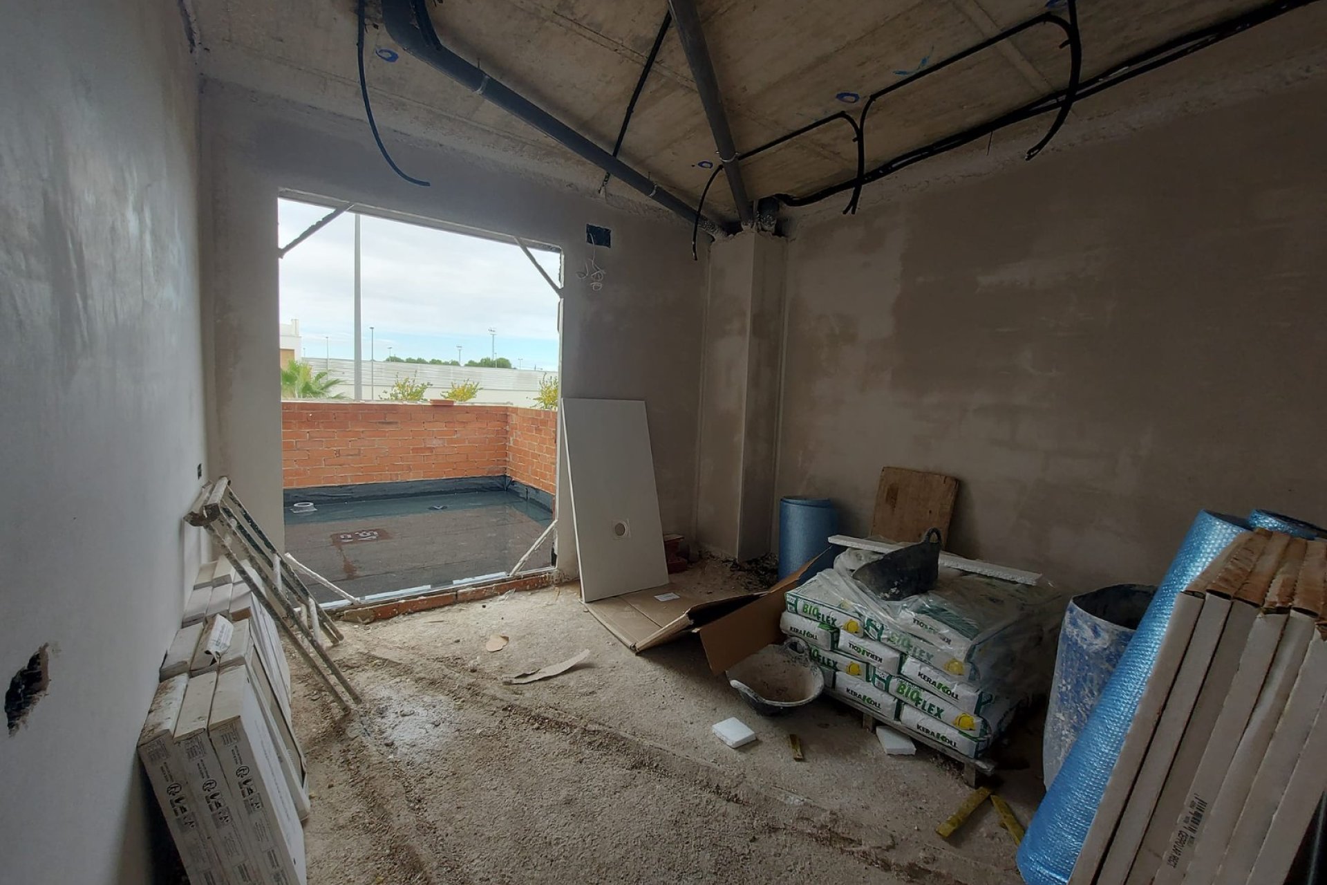  - Villa (semi-detached) -
