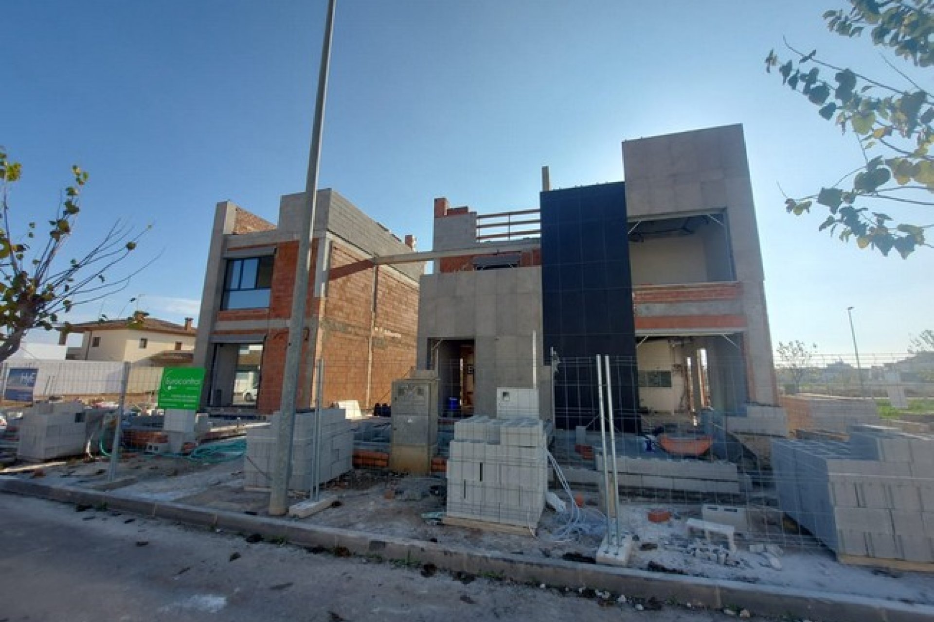  - Villa (semi-detached) -
