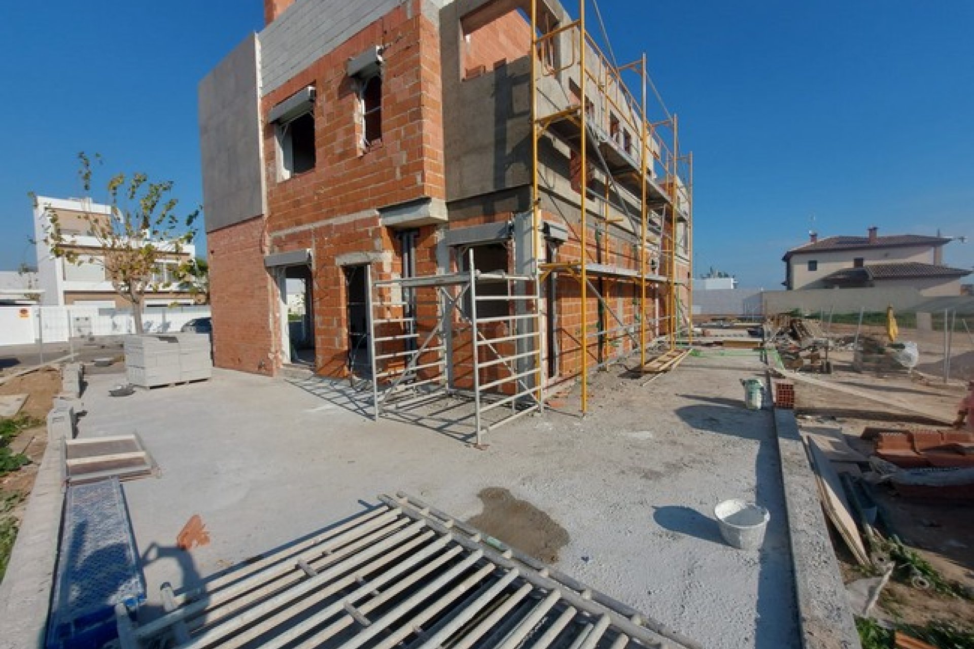  - Villa (semi-detached) -
