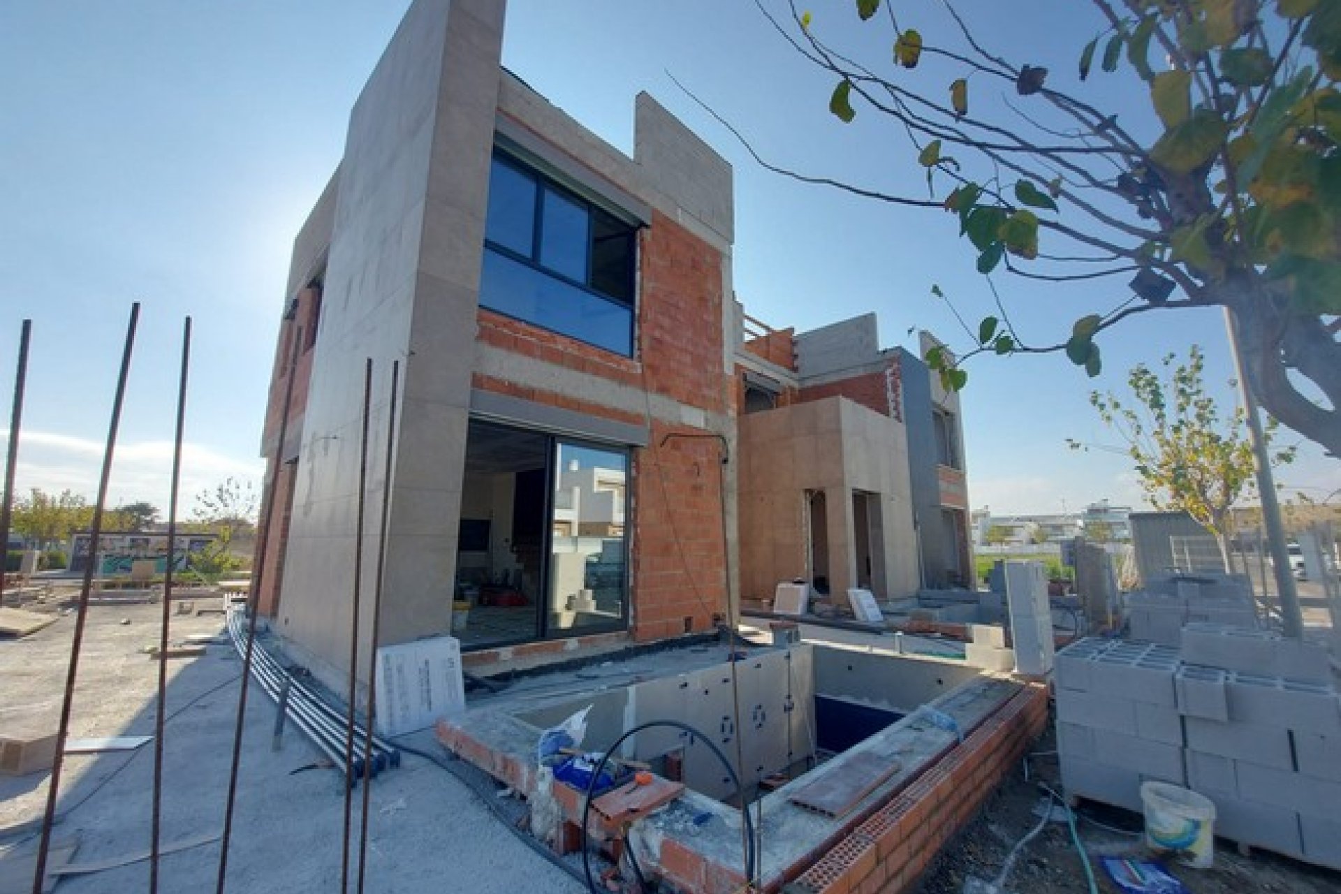  - Villa (semi-detached) -
