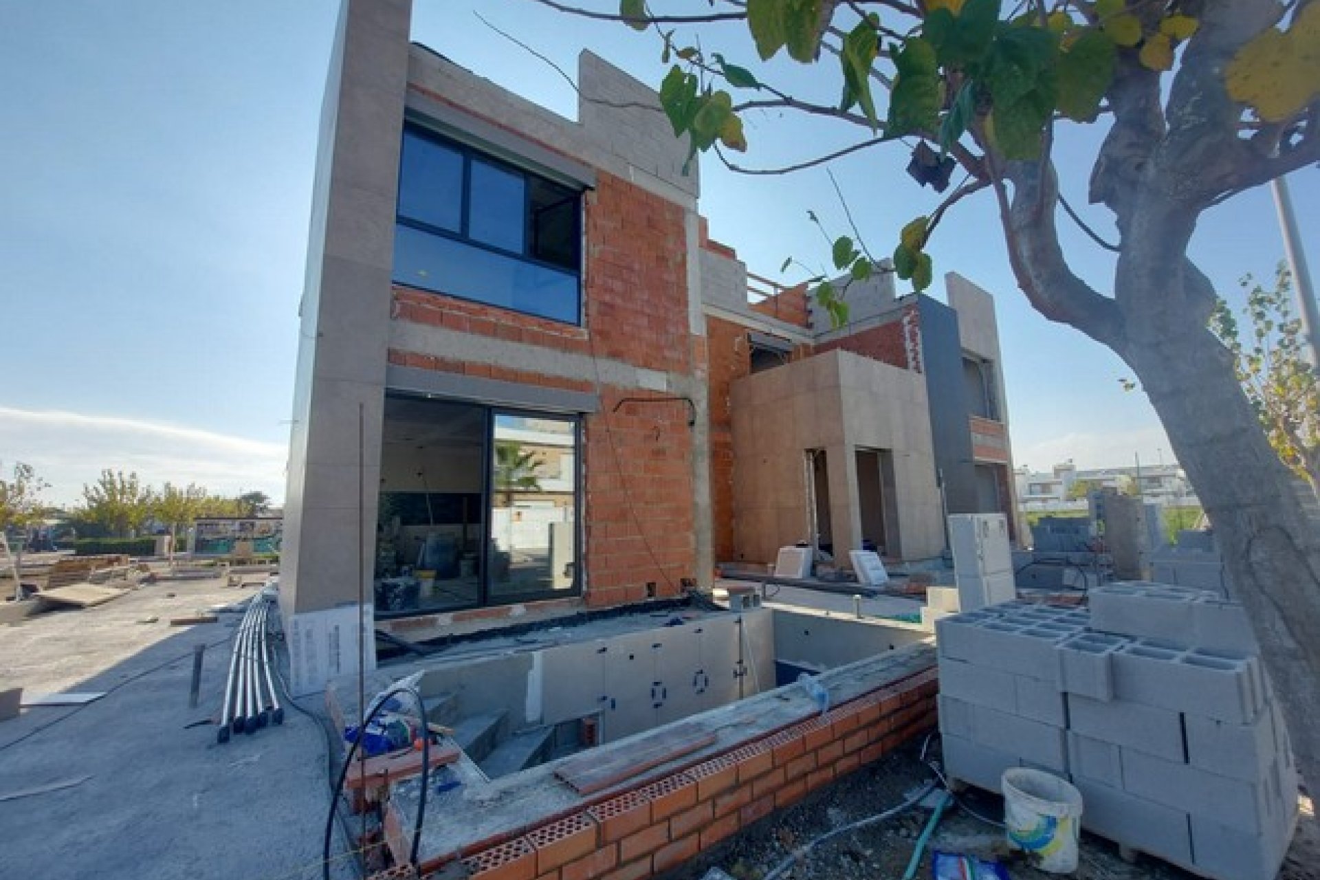  - Villa (semi-detached) -
