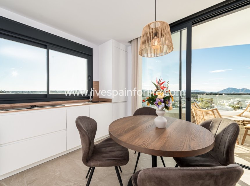 Weiterverkauf - Apartment - Top Floor -
Benijofar