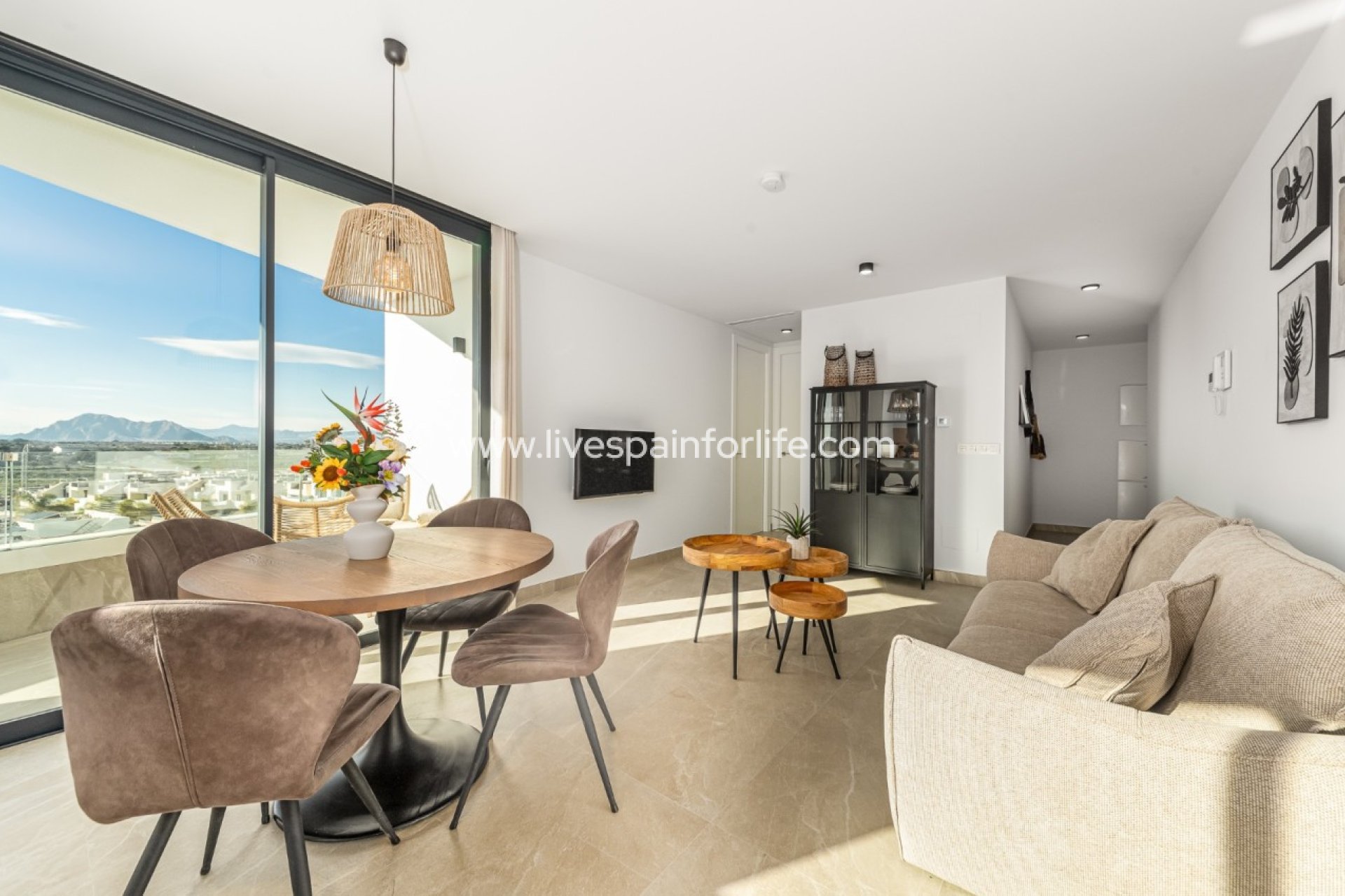 Weiterverkauf - Apartment - Top Floor -
Benijofar