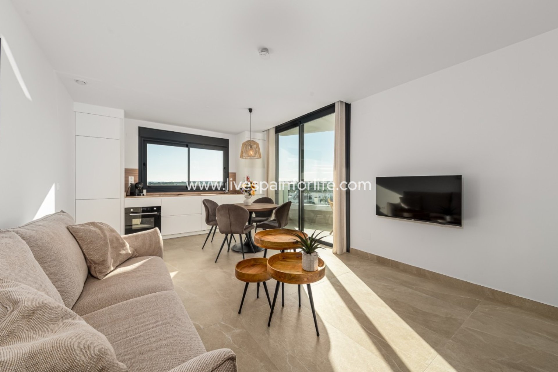 Weiterverkauf - Apartment - Top Floor -
Benijofar