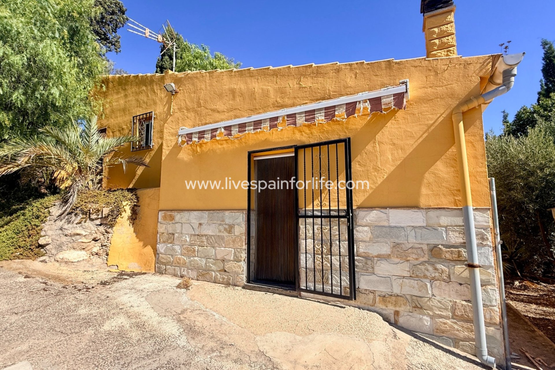 Weiterverkauf - Cave home -
Alguena
