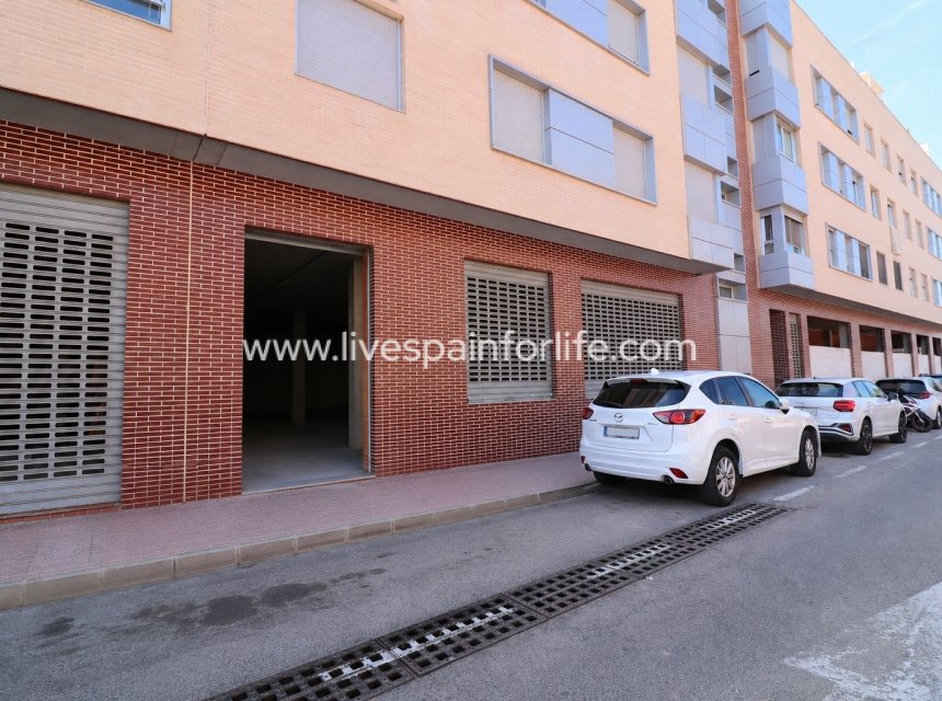 Weiterverkauf - Commercial (Freehold) -
Rojales - Rojales - Village
