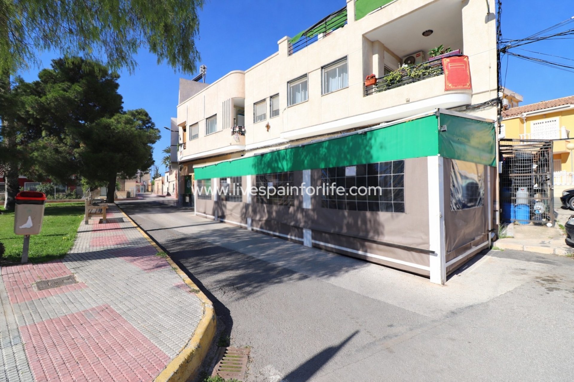 Weiterverkauf - Commercial (Leasehold) -
Catral - Catral - Town