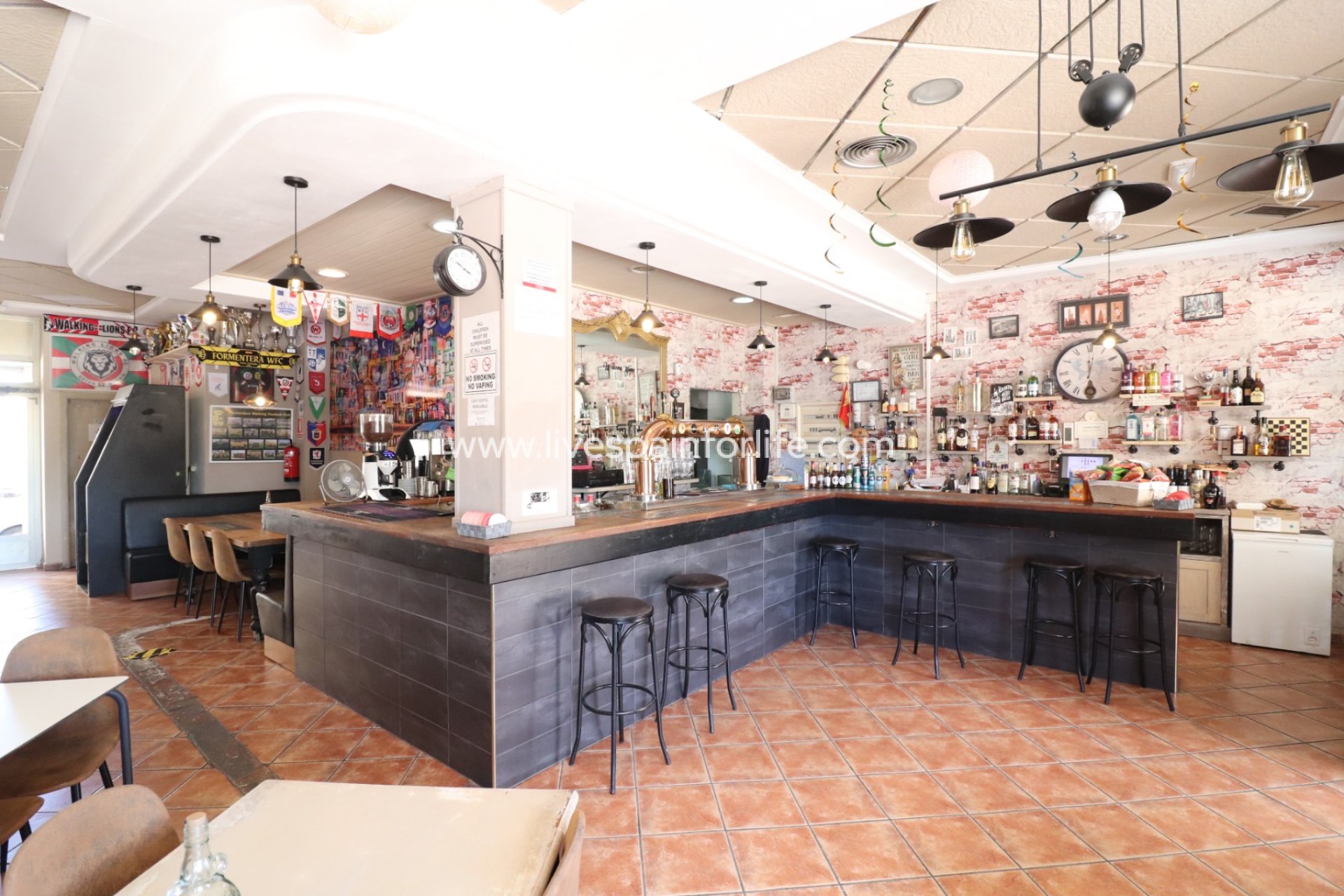 Weiterverkauf - Commercial (Leasehold) -
Formentera Del Segura - Formentera - Village