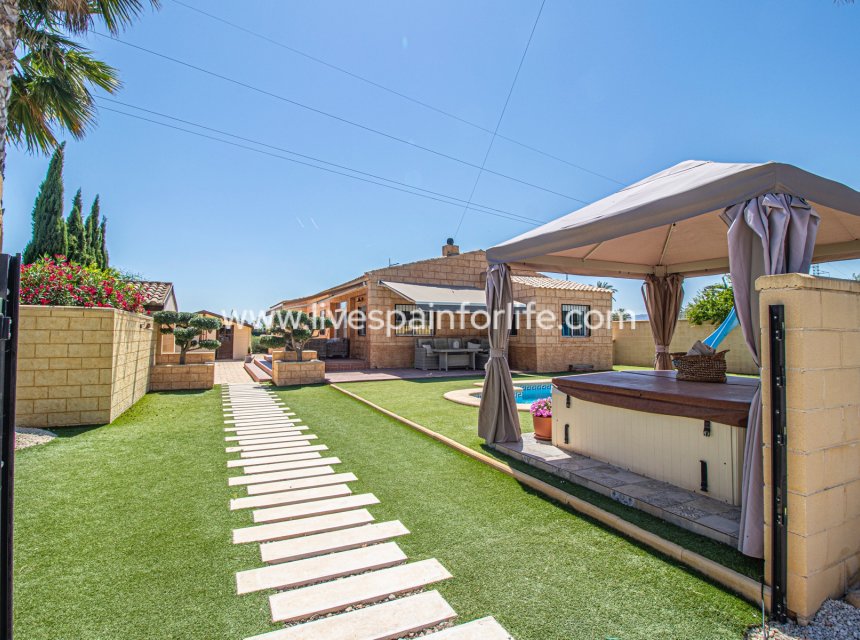 Weiterverkauf - Country house -
Albatera