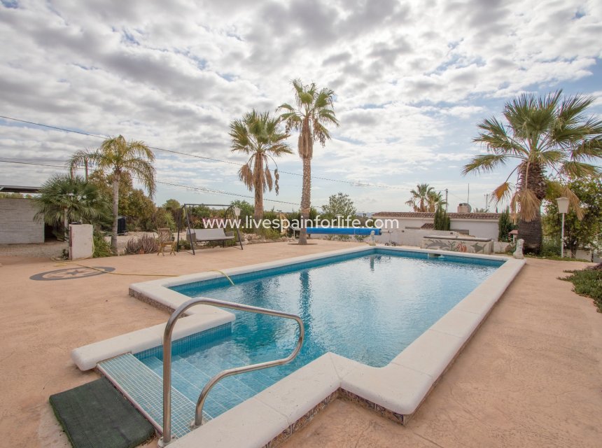 Weiterverkauf - Country house -
Albatera