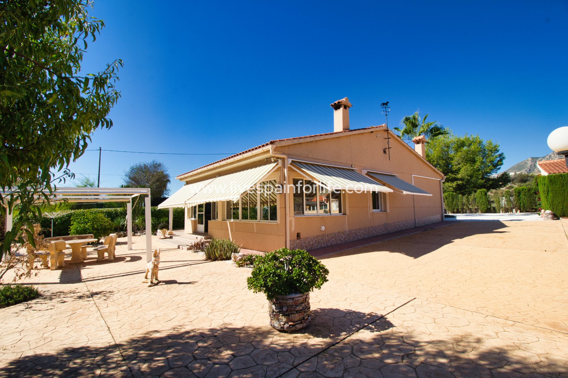 Weiterverkauf - Country house -
Albatera