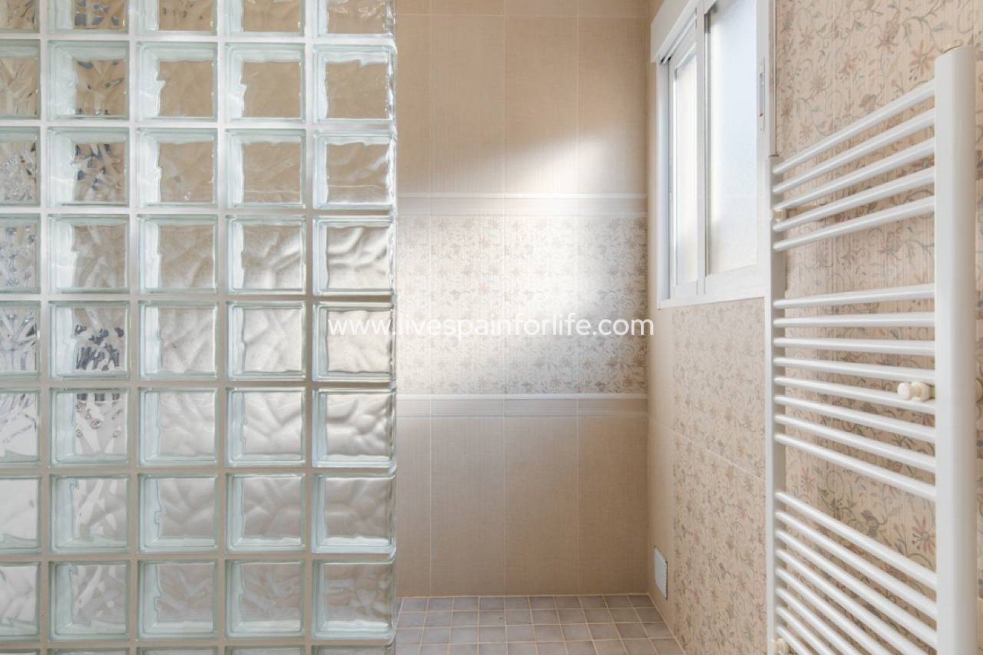 Weiterverkauf - Country house -
Alicante