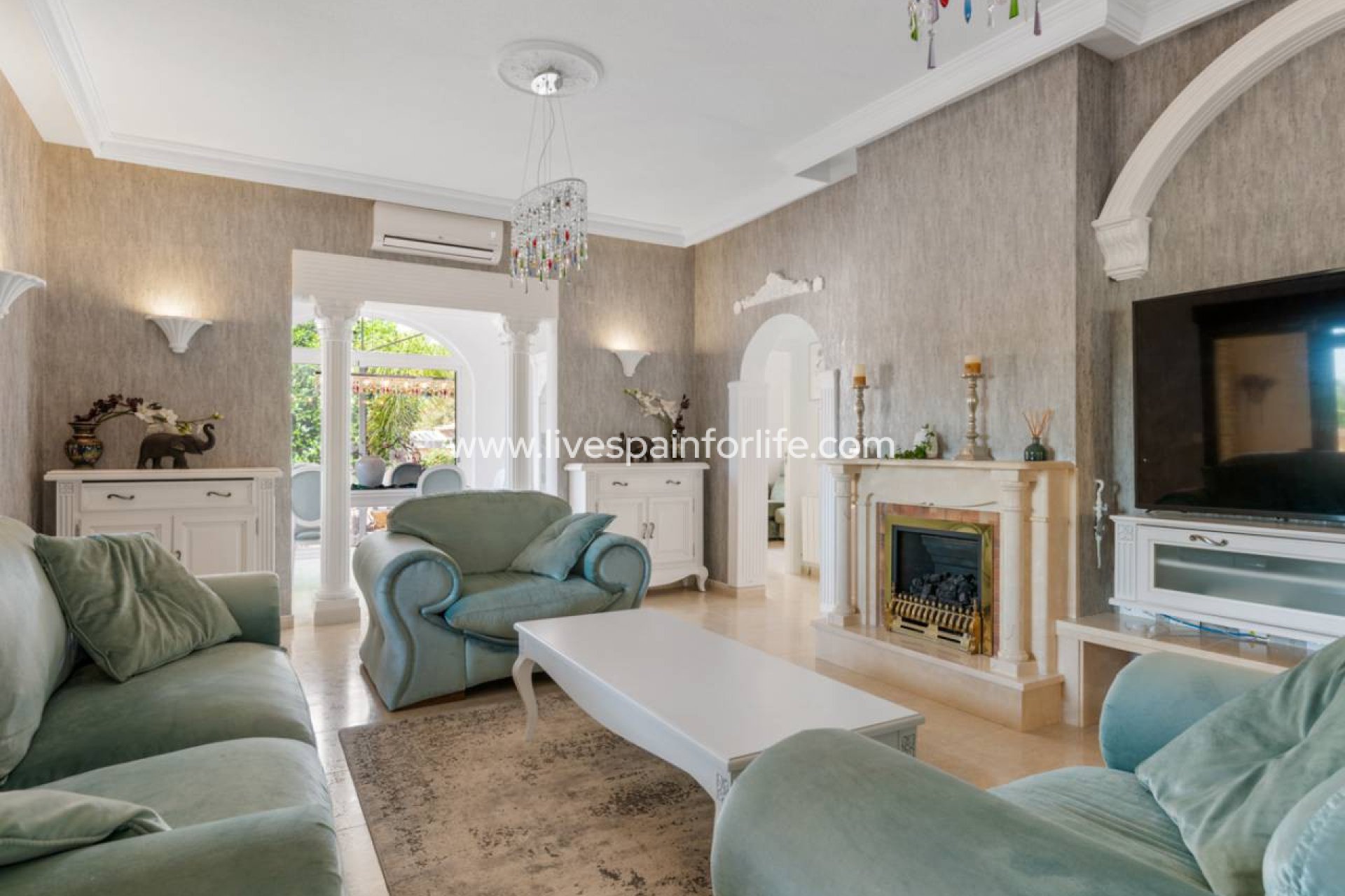 Weiterverkauf - Country house -
Alicante