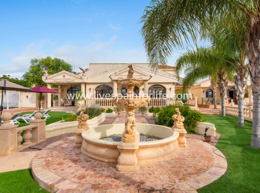 Weiterverkauf - Country house -
Alicante