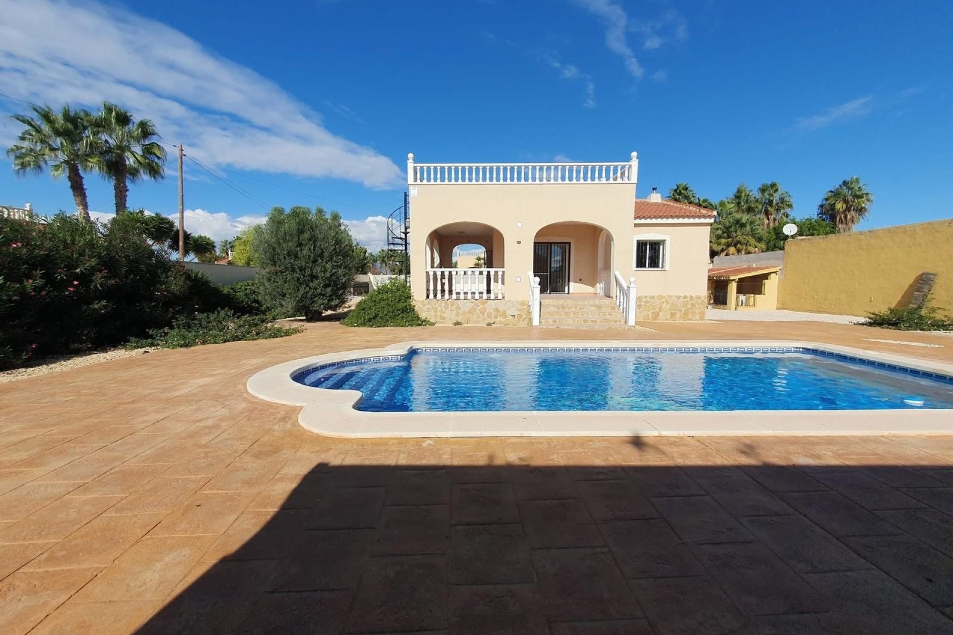 Weiterverkauf - Country house -
Alicante